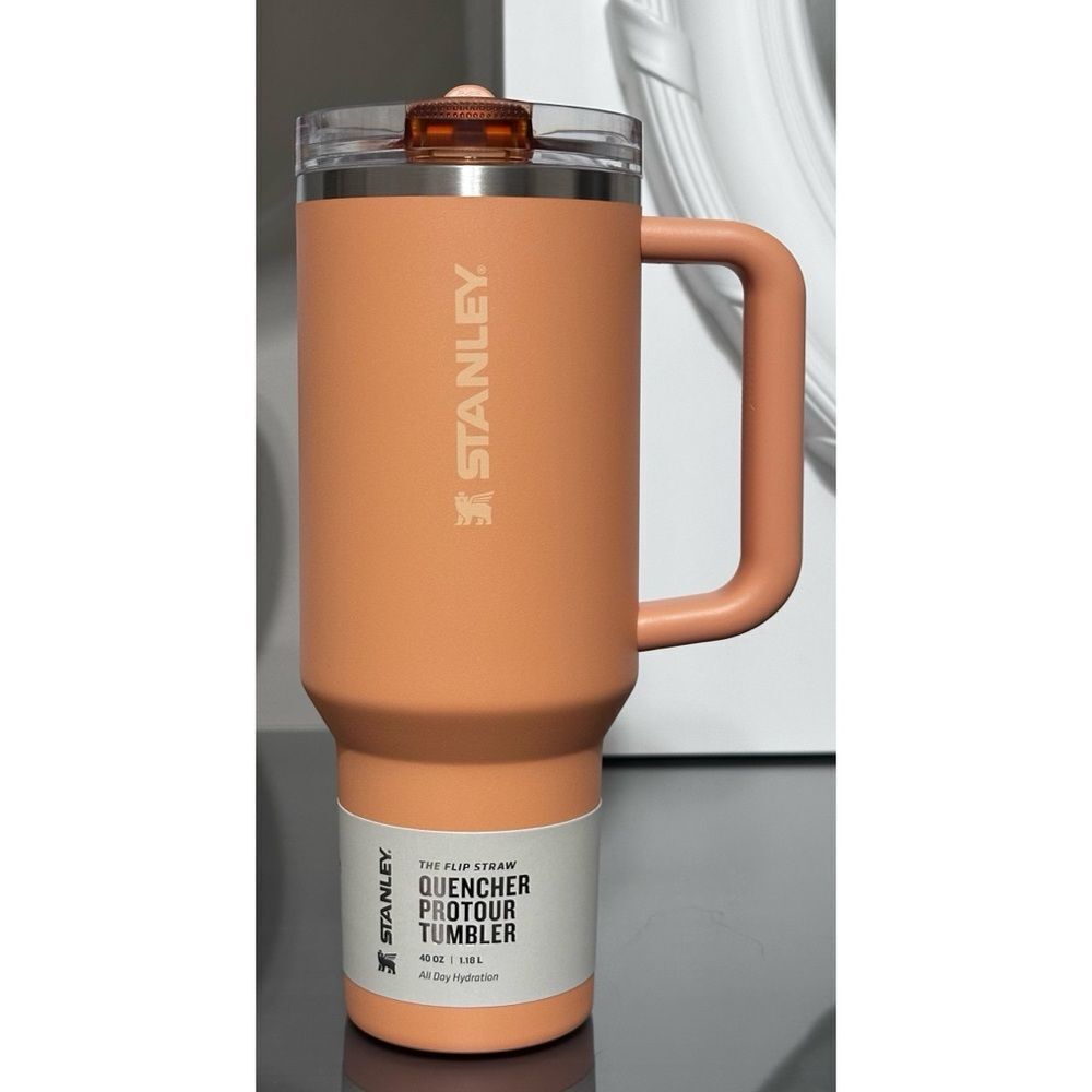 STANLEY QUENCHER PROTOUR FLIP STRAW TUMBLER, 40OZ- APRICOT